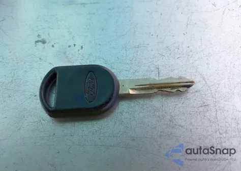 2005 Mercury Grand Marquis Gs из США, поврежденный, VIN 2MEFM74W45X608942